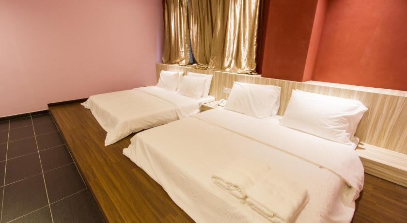 Image of Deluxe Family Suite 3