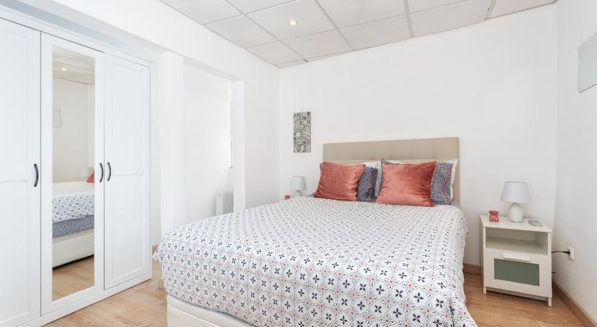 Image of Apartment with Sea View 7