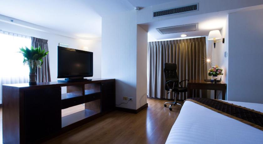 Image of Executive 10