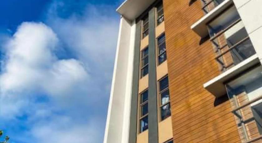 セブ Soleil Suites Cebu 5つ星 ホテル スイート