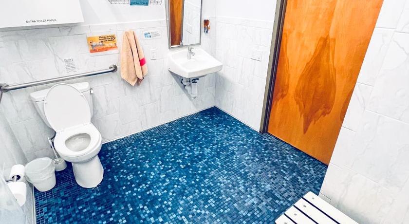 Pacific Tradewinds Hostel - image 3