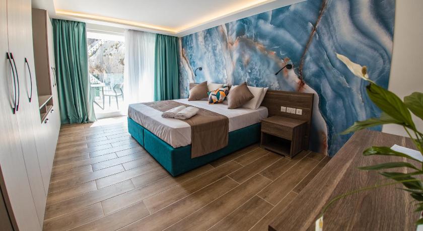 Blu Waters Boutique Hotel