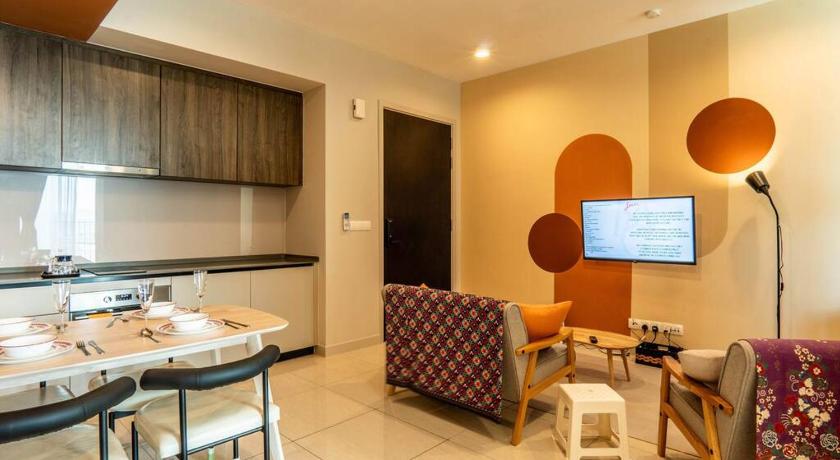 Datum Jelatek Residence by Airhost - main image