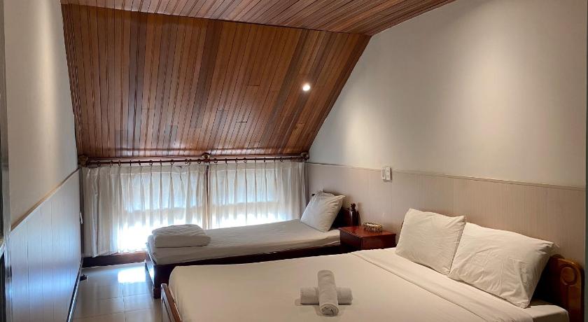 Image of Superior Triple Room 4