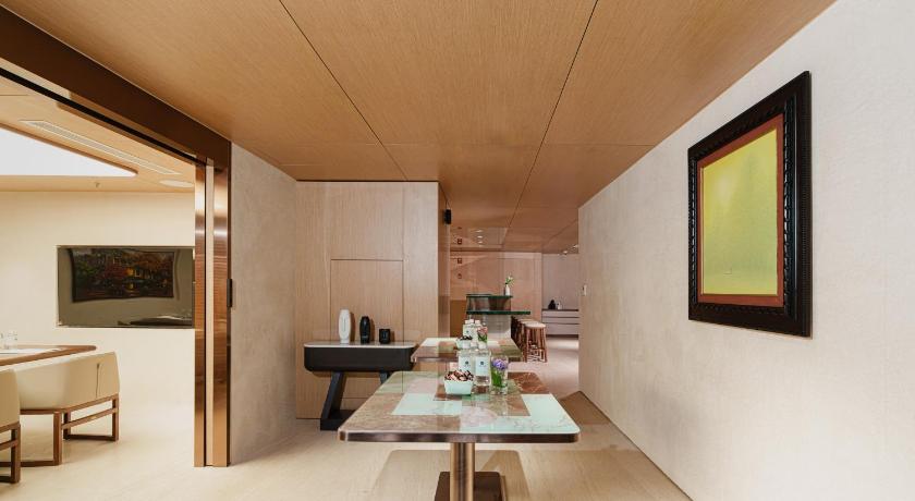 Hanoi The Five Suites Lilas  4-Star Hotel suite