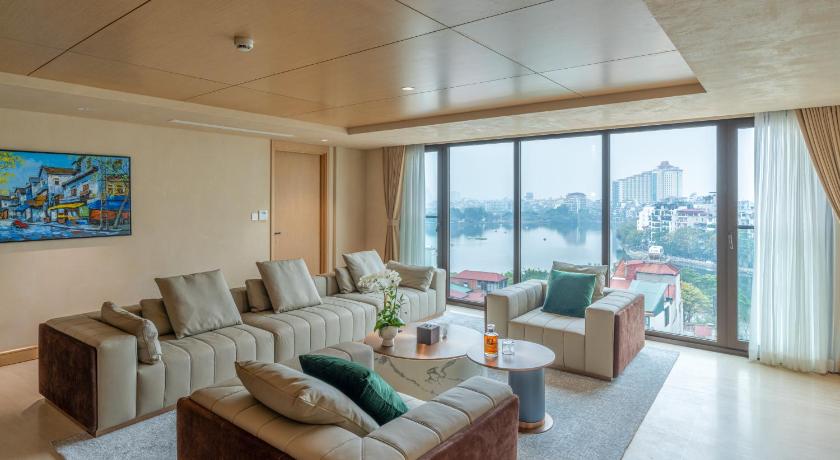 Hanoi The Five Suites Lilas  4-Star Hotel pool