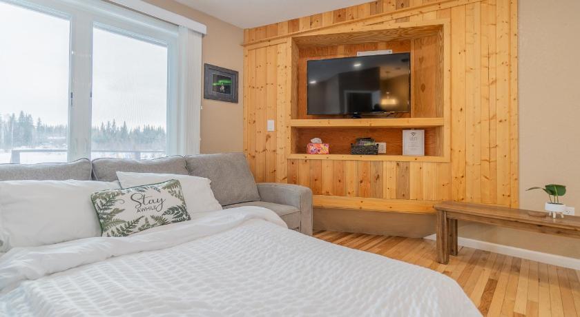Fairbanks The Chena River House South Suite 5-Star Accommodation suite