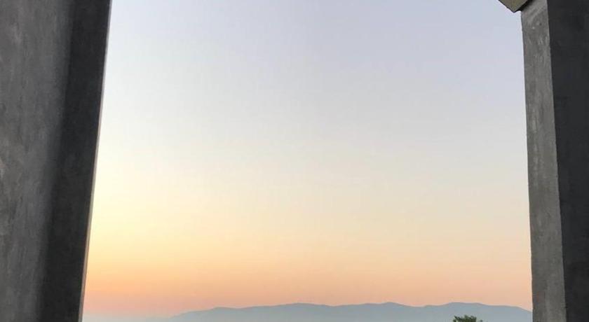 チェンライ TANYA BAAN BON DOI 4つ星 ホテル レストラン