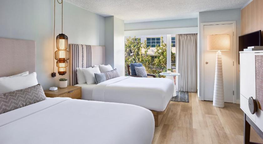 Image of Deluxe Queen Room with Two Queen Beds 0