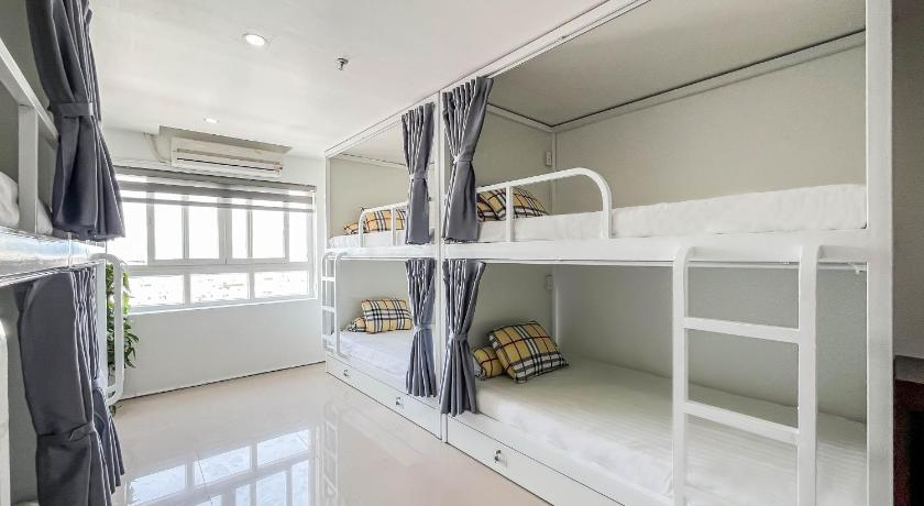 Image of Bunk Bed in a Mixed Dormitory 6