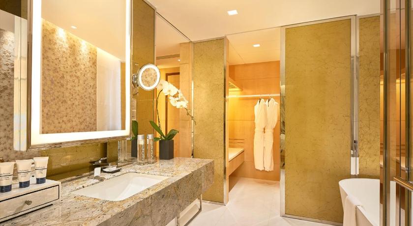 Image of Pacific Club King Room 2