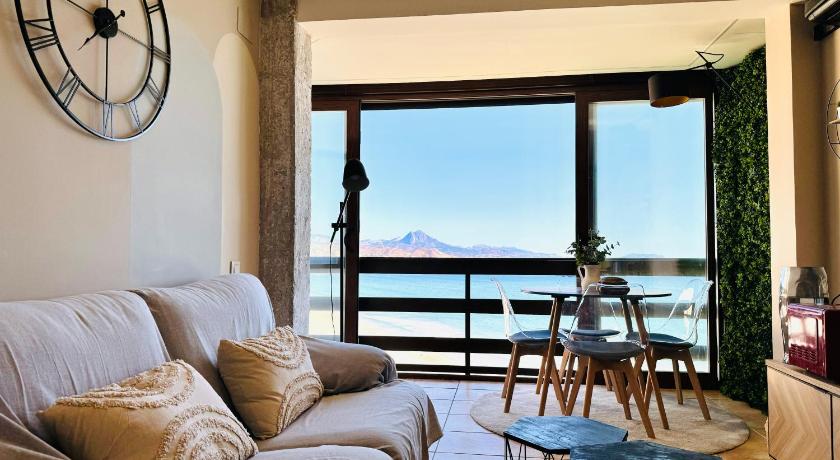 Vistas al Mar, Piscina y Playa