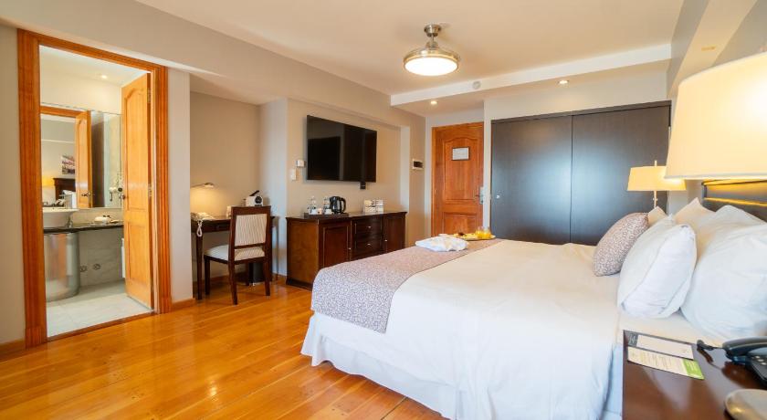 Image of Deluxe Suite 4