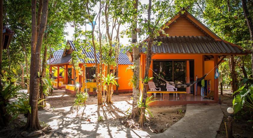 Lanta Pearl Beach Resort - image 34