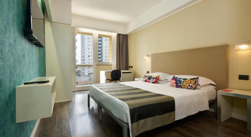 ローマ Hotel Roma Tor Vergata 4つ星 ホテル スイート