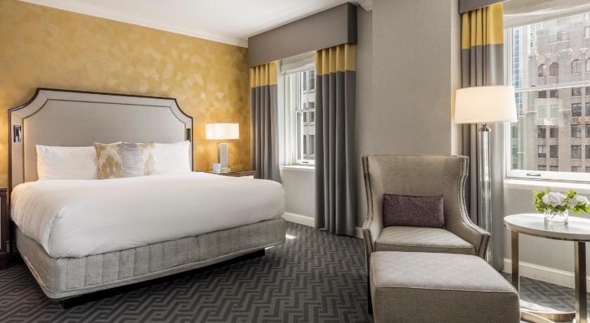 Image of Deluxe King Room with View - Corner Room 0