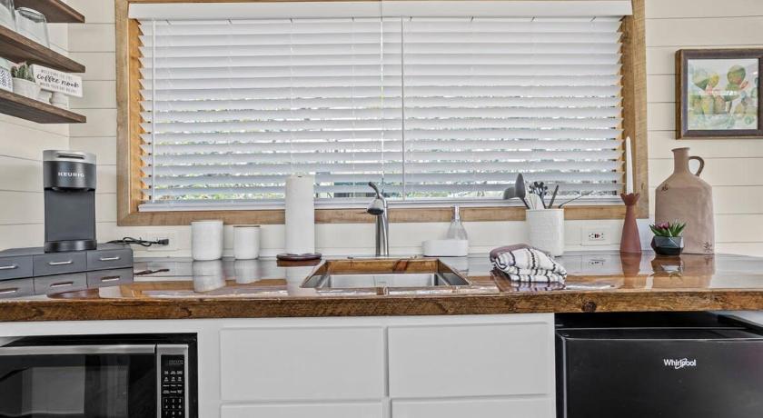 Fredericksburg New The Texas Retreat-Container Home 2-Star Accommodation view