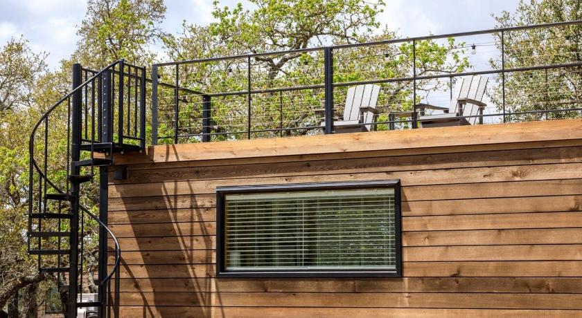 Fredericksburg New The Texas Retreat-Container Home 2-Star Accommodation restaurant