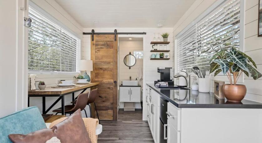 프레더릭스버그 (TX) New! Luxury Shipping Container The Desert Escape 3성급 숙소 레스토랑