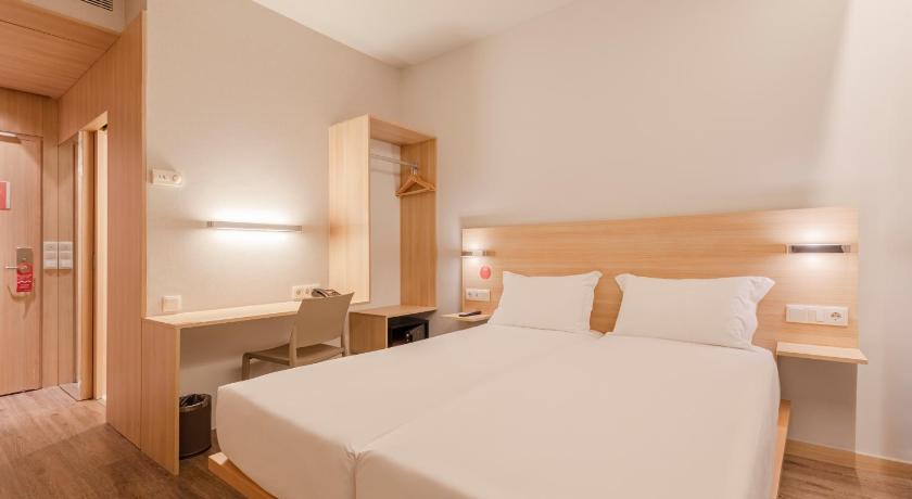 Image of Twin Room 4