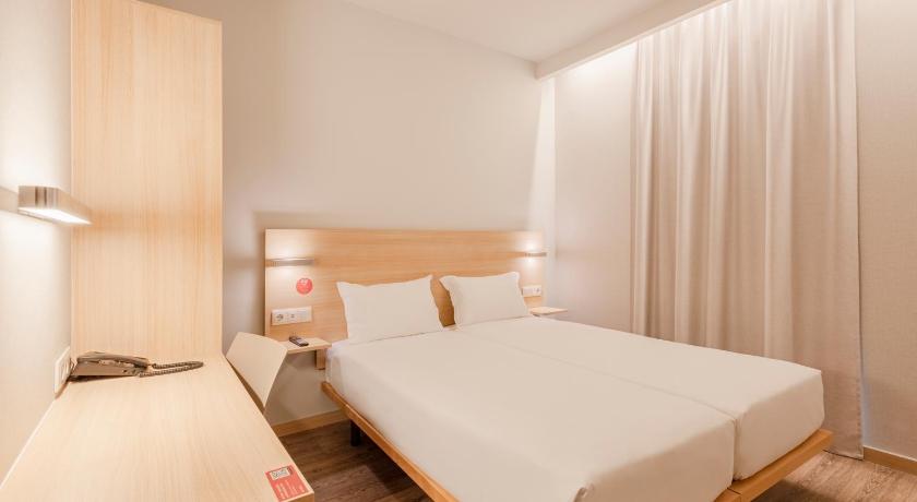 Image of Twin Room 1