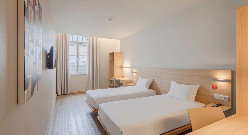 Image of Twin Room 5