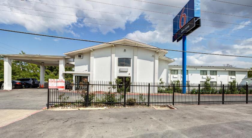 Motel 6-Dallas, TX - South photo