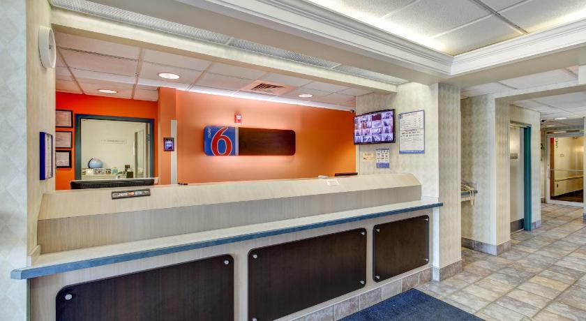 Motel 6-Medina, OH - Cleveland