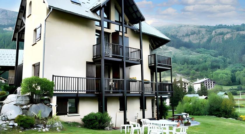 Appartement de 4 chambres avec balcon amenage et wifi a Le Monetier les Bains a 1 km des pistes