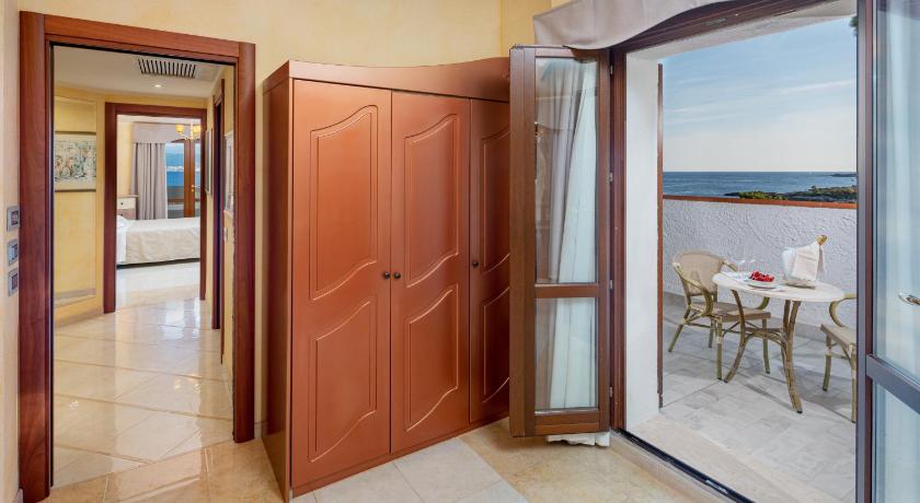 Image of Suite with terrace and sea view 3