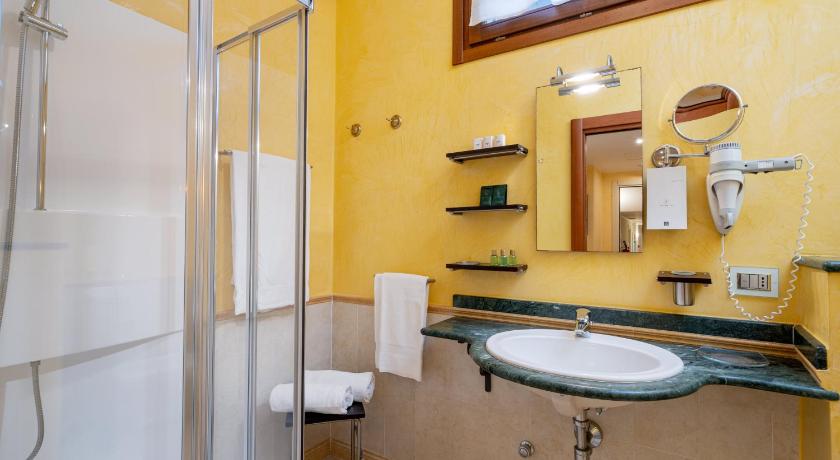 Image of Suite with terrace and sea view 2
