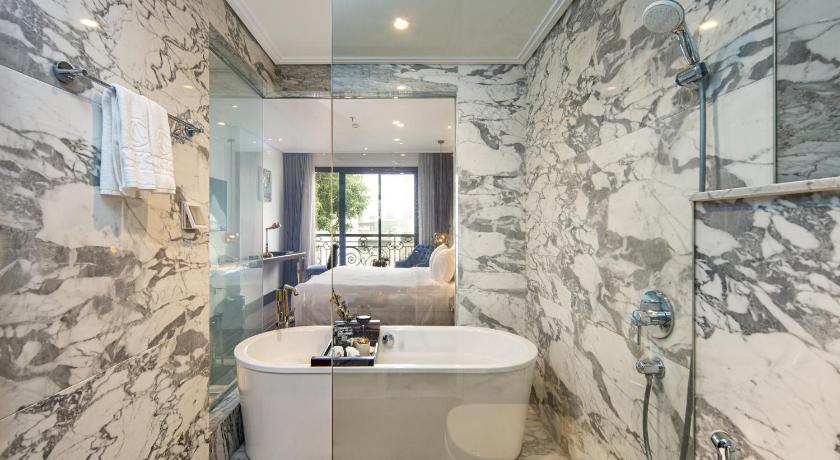 Image of Grand Executive Double City View 2