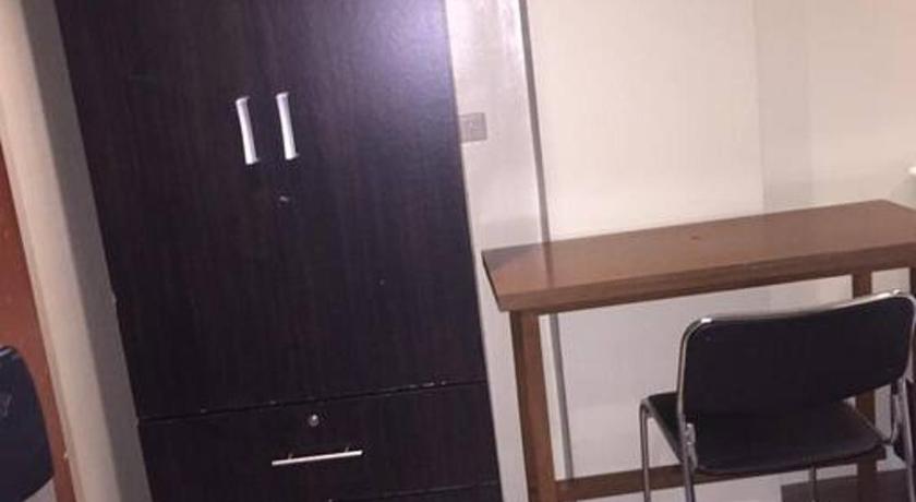 Spacious Studio Apartment B202 - image 11
