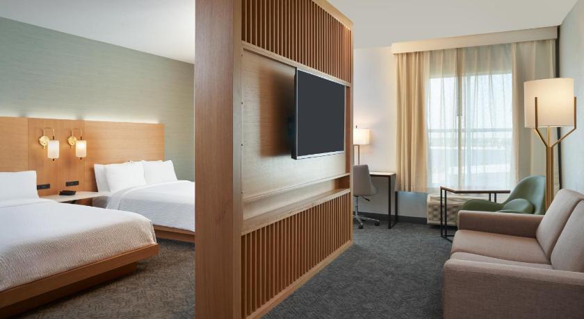 Image of 2 Queen Beds 0