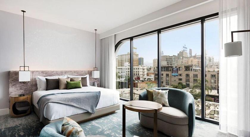 Image of 1 King Bed Gold 0
