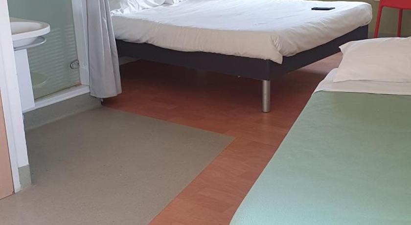 Image of Accessible Room With A Double Bed 7