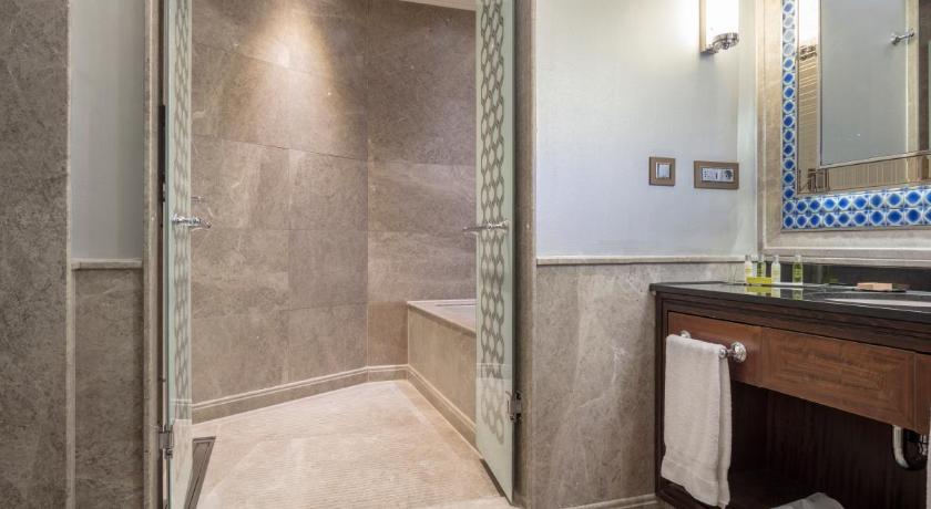 Immagine di Camera Angolare King Executive con Accesso Lounge (King Executive Corner Room with Lounge Access) 5