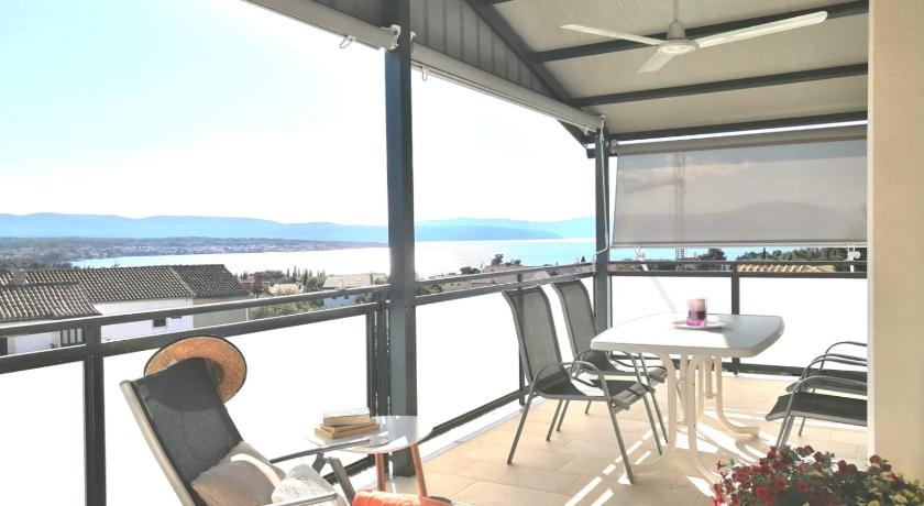 Lovely Sea View House 2 in Malinska Island Krk