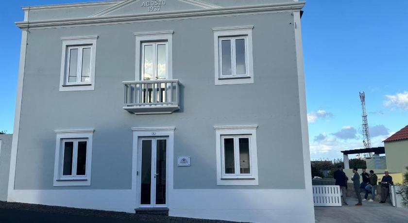 Aires Hostel