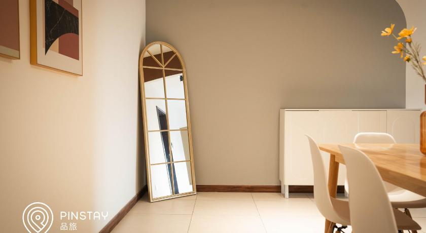 Image of Japanese Family Room 15