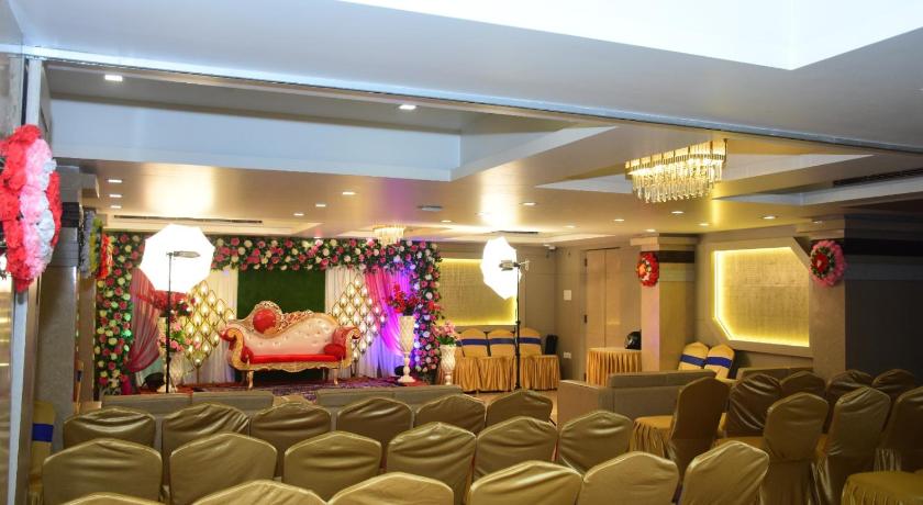 Variety Inn - image 20