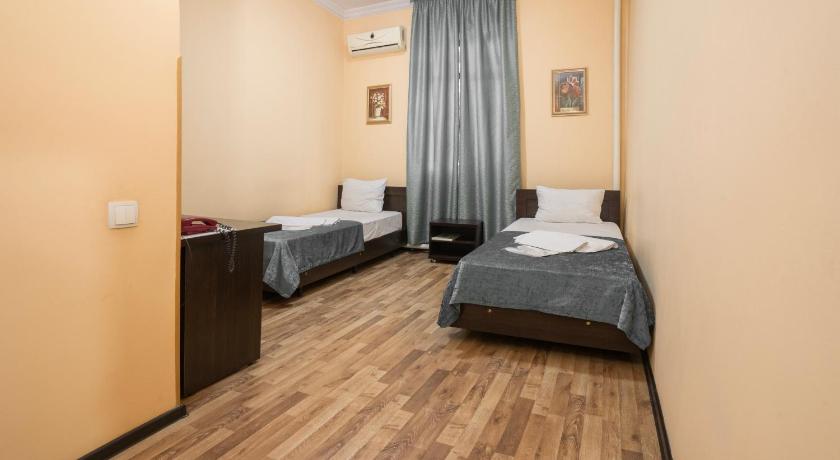 Image of Twin Room 3