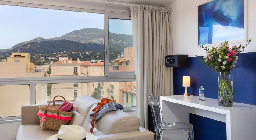 Image of Standard Family Suite 6
