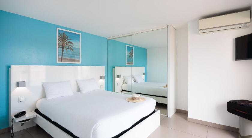 Image of Apartment with Terrace 0