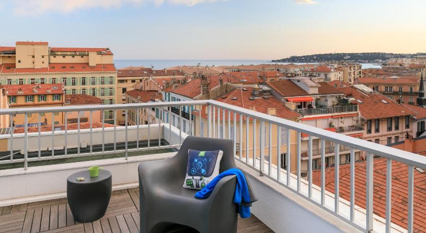 Image of Apartment with Terrace 5