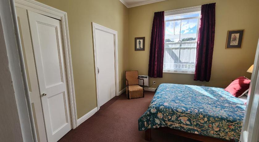 Image of Three-Bedroom Apartment 14