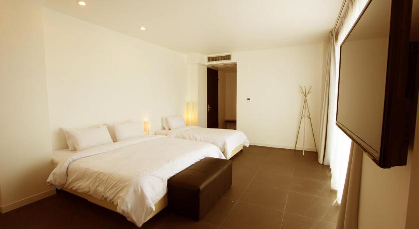 Image of Standard Triple (1 Double Bed And 1 Single Bed) 4