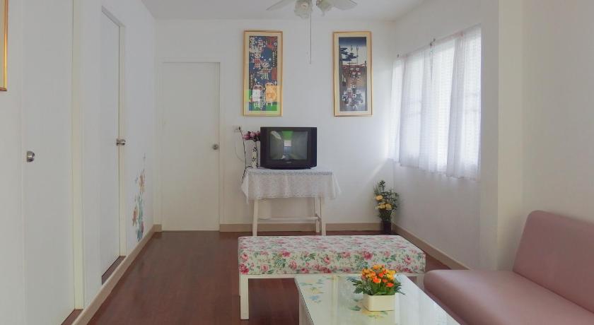 Image of Three-Bedroom Bungalow 10