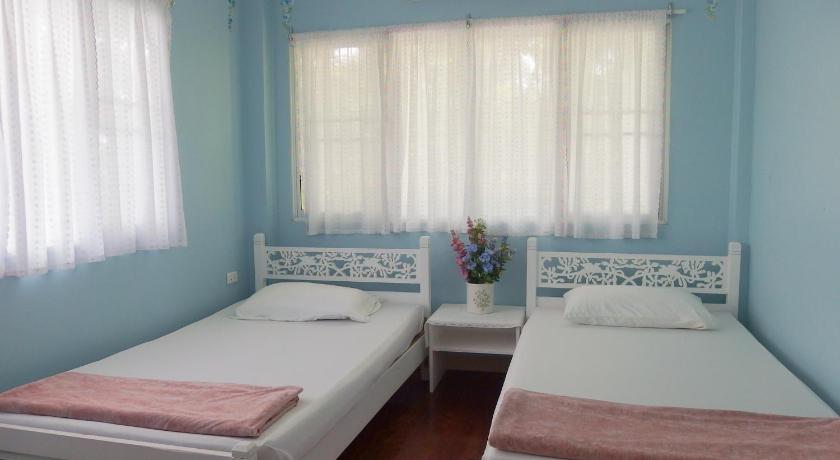 Image of Three-Bedroom Bungalow 8