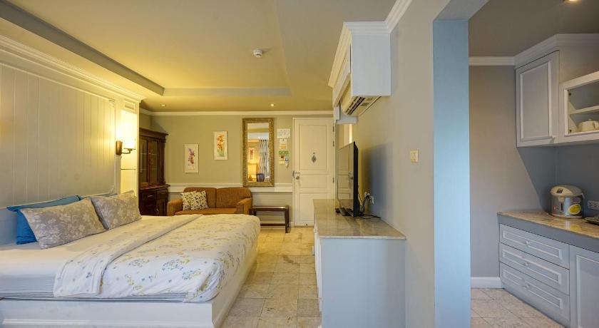 Image of Grand Deluxe Room 10